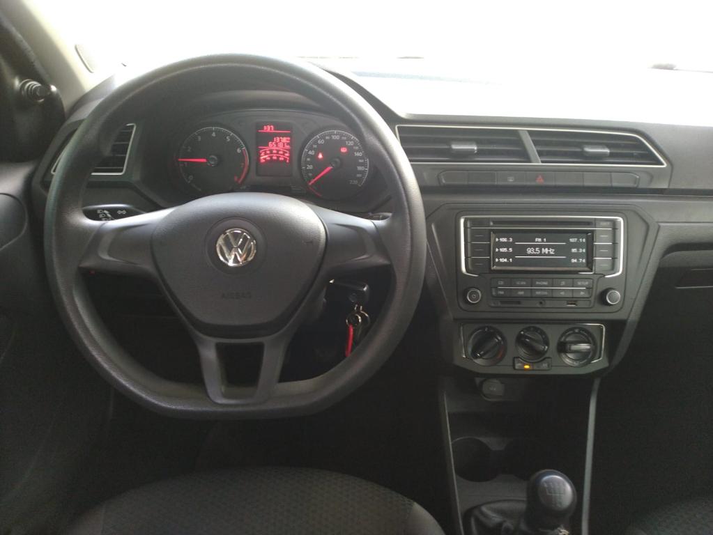 VOLKSWAGEN Voyage - Foto
