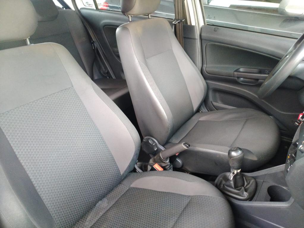 VOLKSWAGEN Voyage - Foto