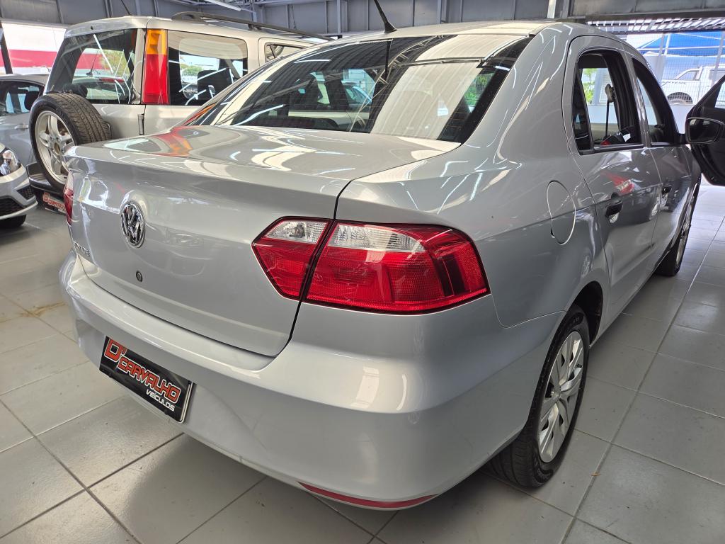 VOLKSWAGEN Voyage - Foto