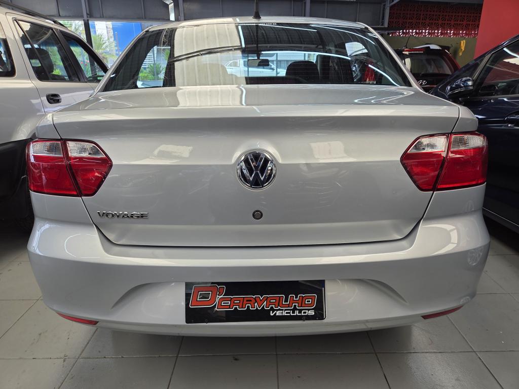 VOLKSWAGEN Voyage - Foto