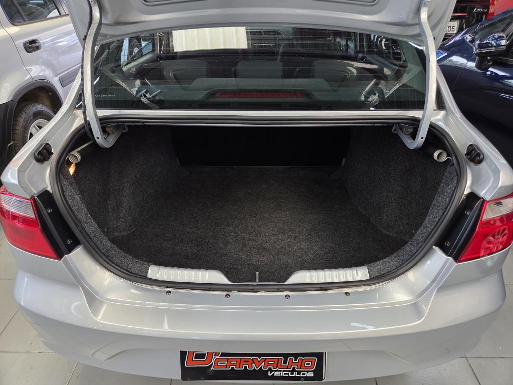 VOLKSWAGEN Voyage - Foto