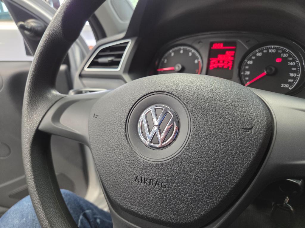 VOLKSWAGEN Voyage - Foto