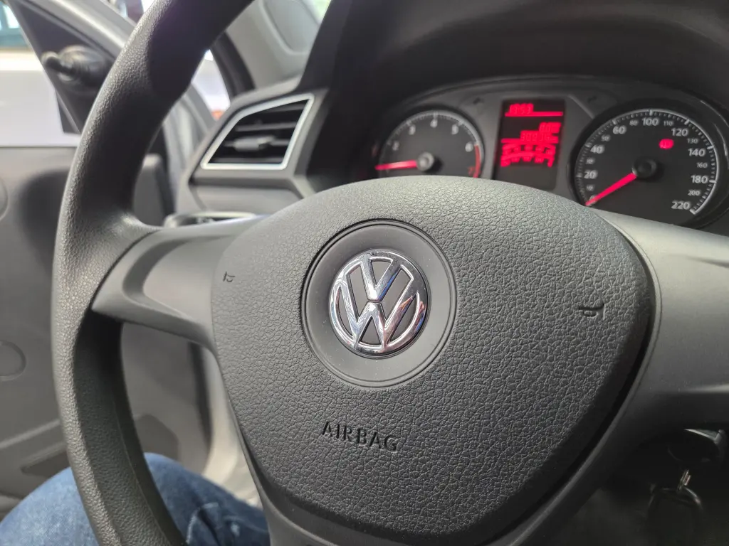 VOLKSWAGEN Voyage - Foto