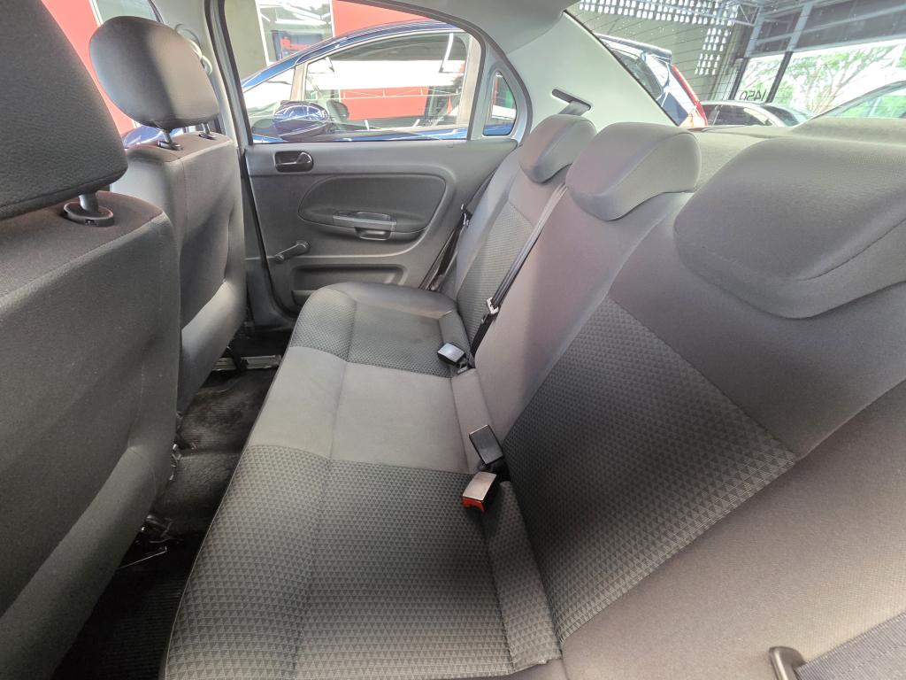 VOLKSWAGEN Voyage - Foto