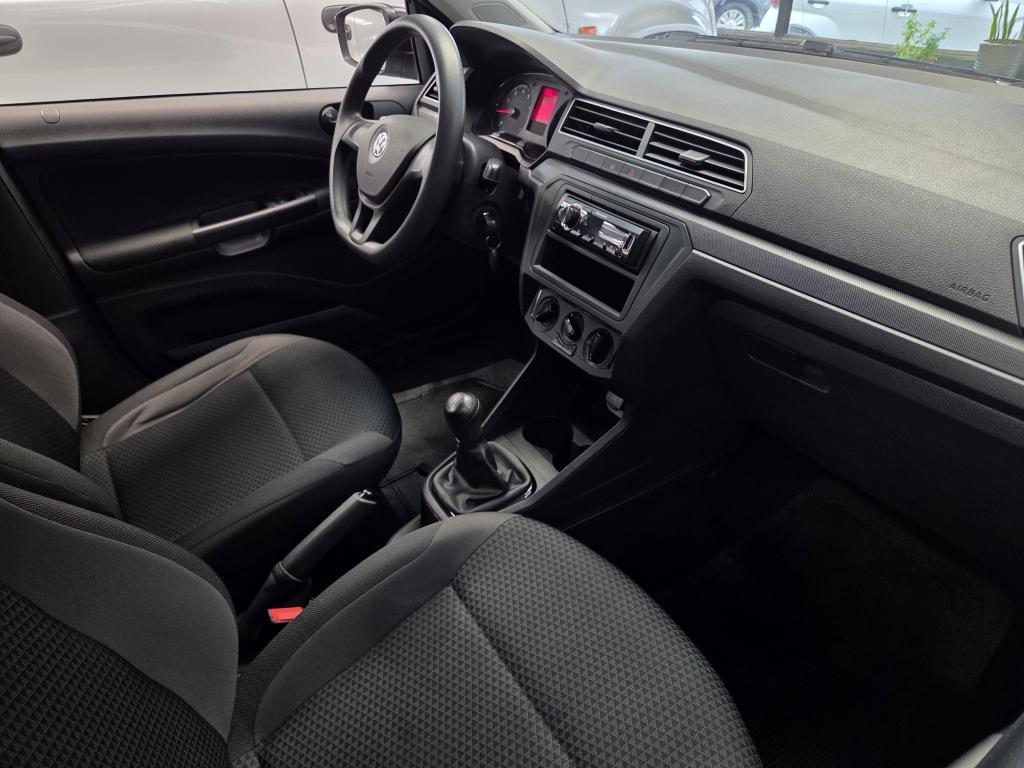 VOLKSWAGEN Voyage - Foto