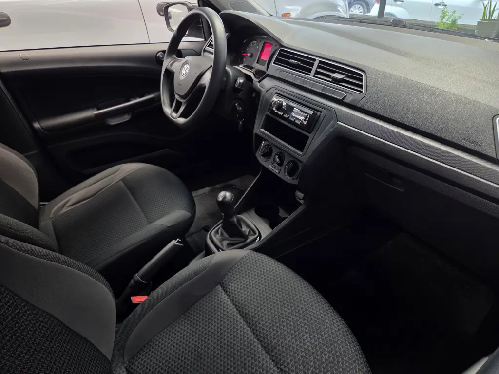 VOLKSWAGEN Voyage - Foto