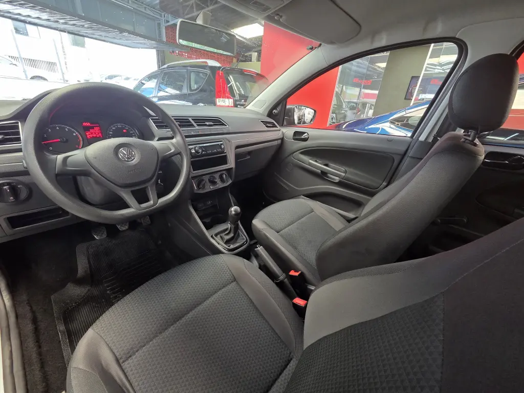 VOLKSWAGEN Voyage - Foto