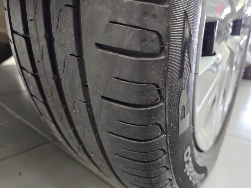 VOLKSWAGEN Voyage - Foto