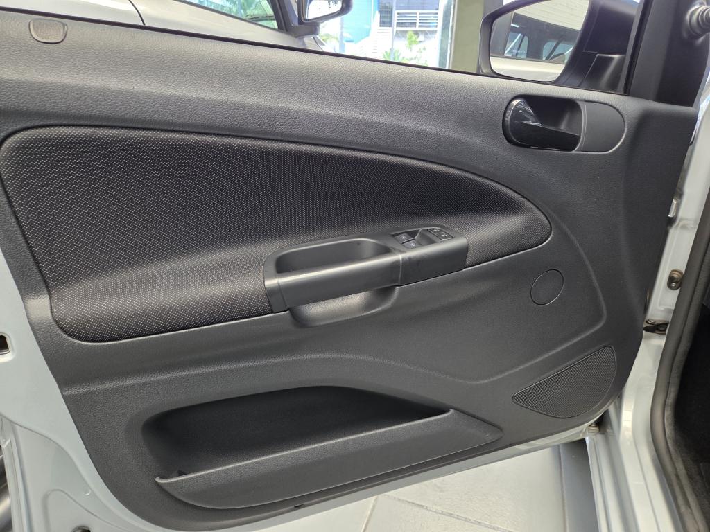 VOLKSWAGEN Voyage - Foto