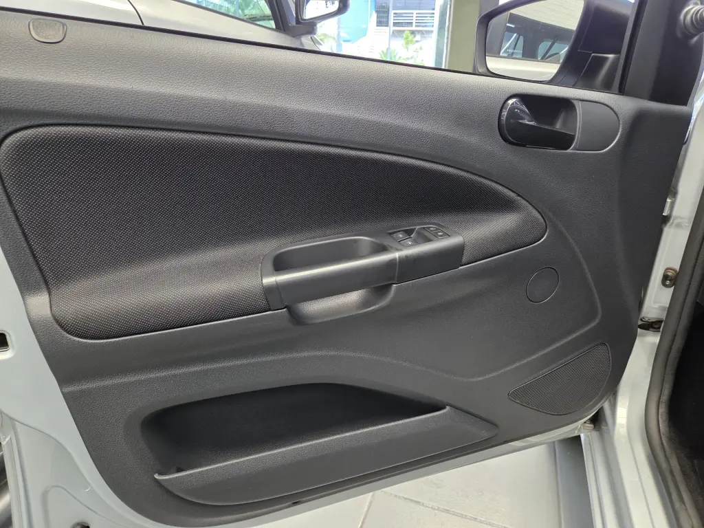 VOLKSWAGEN Voyage - Foto