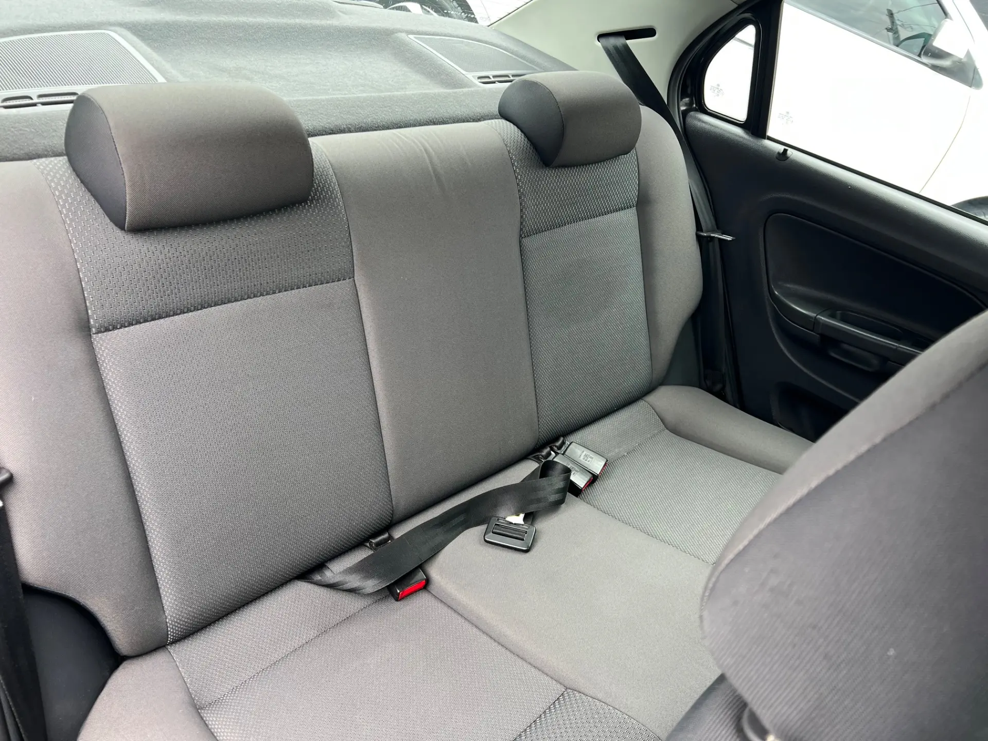 VOLKSWAGEN Voyage - Foto