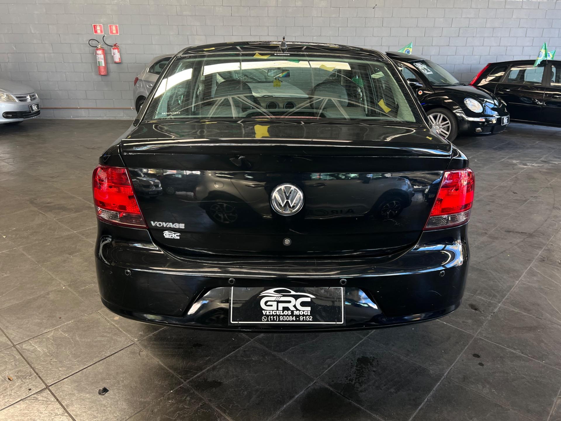 VOLKSWAGEN Voyage - Foto
