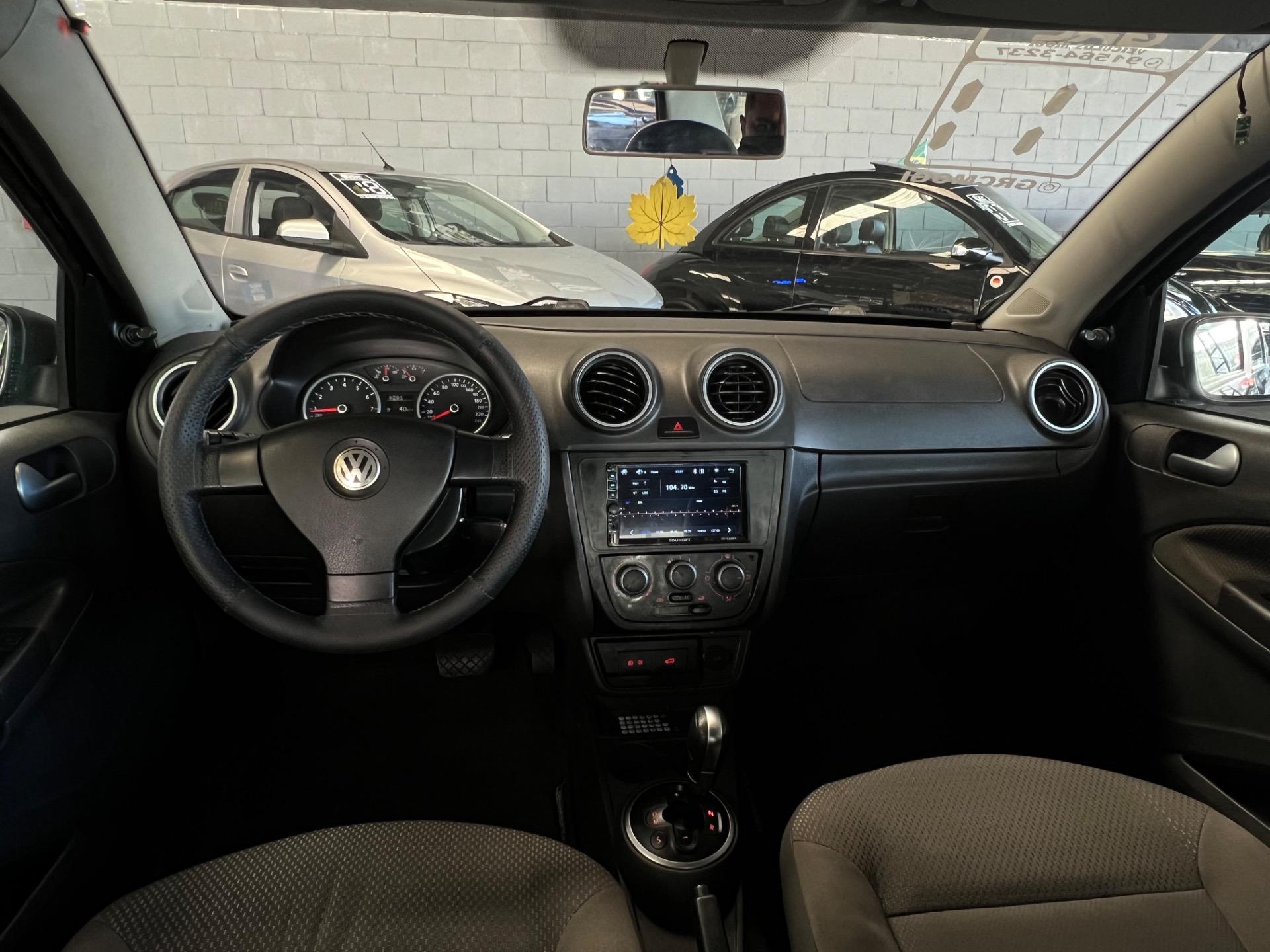 VOLKSWAGEN Voyage - Foto