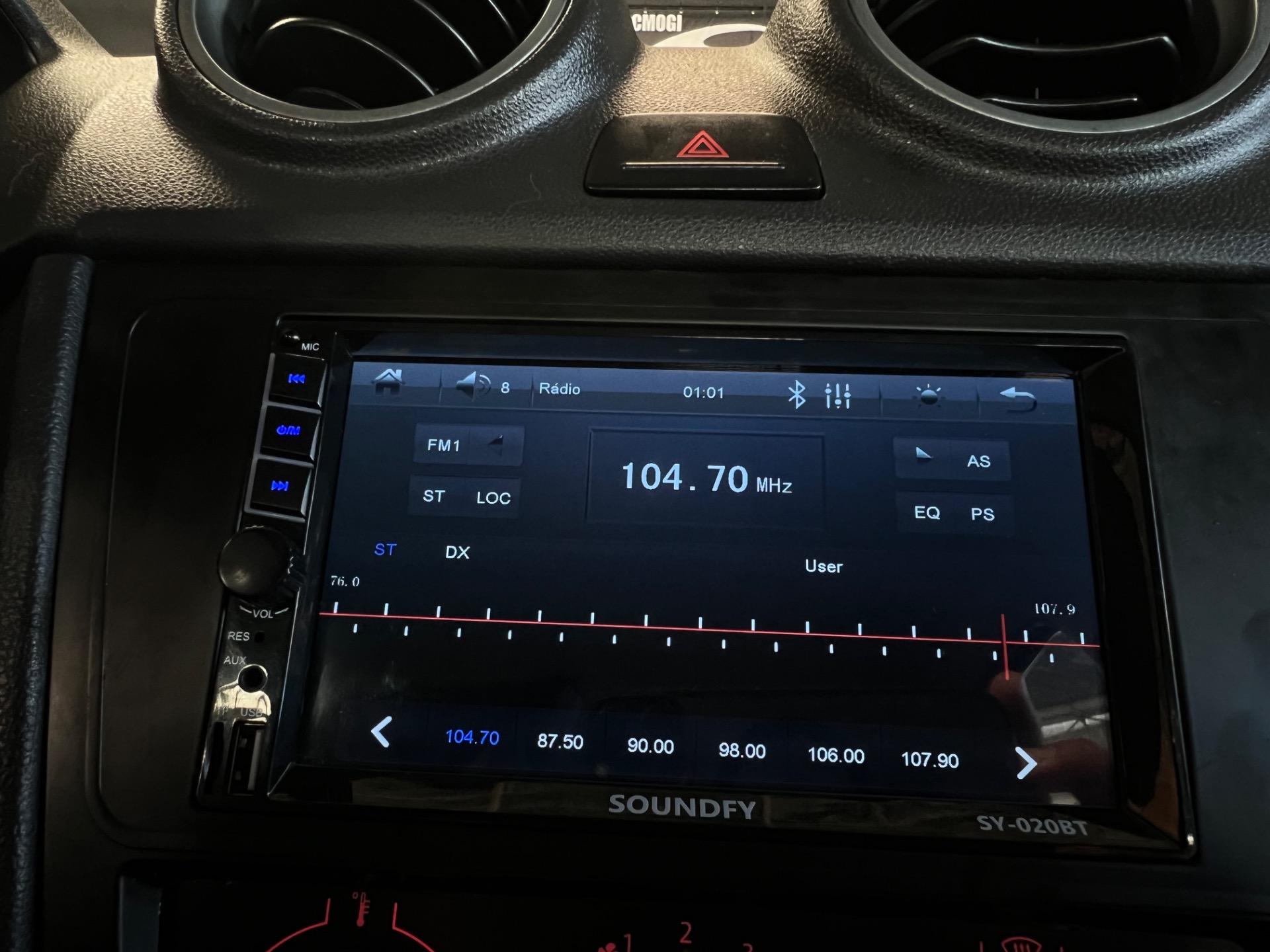 VOLKSWAGEN Voyage - Foto