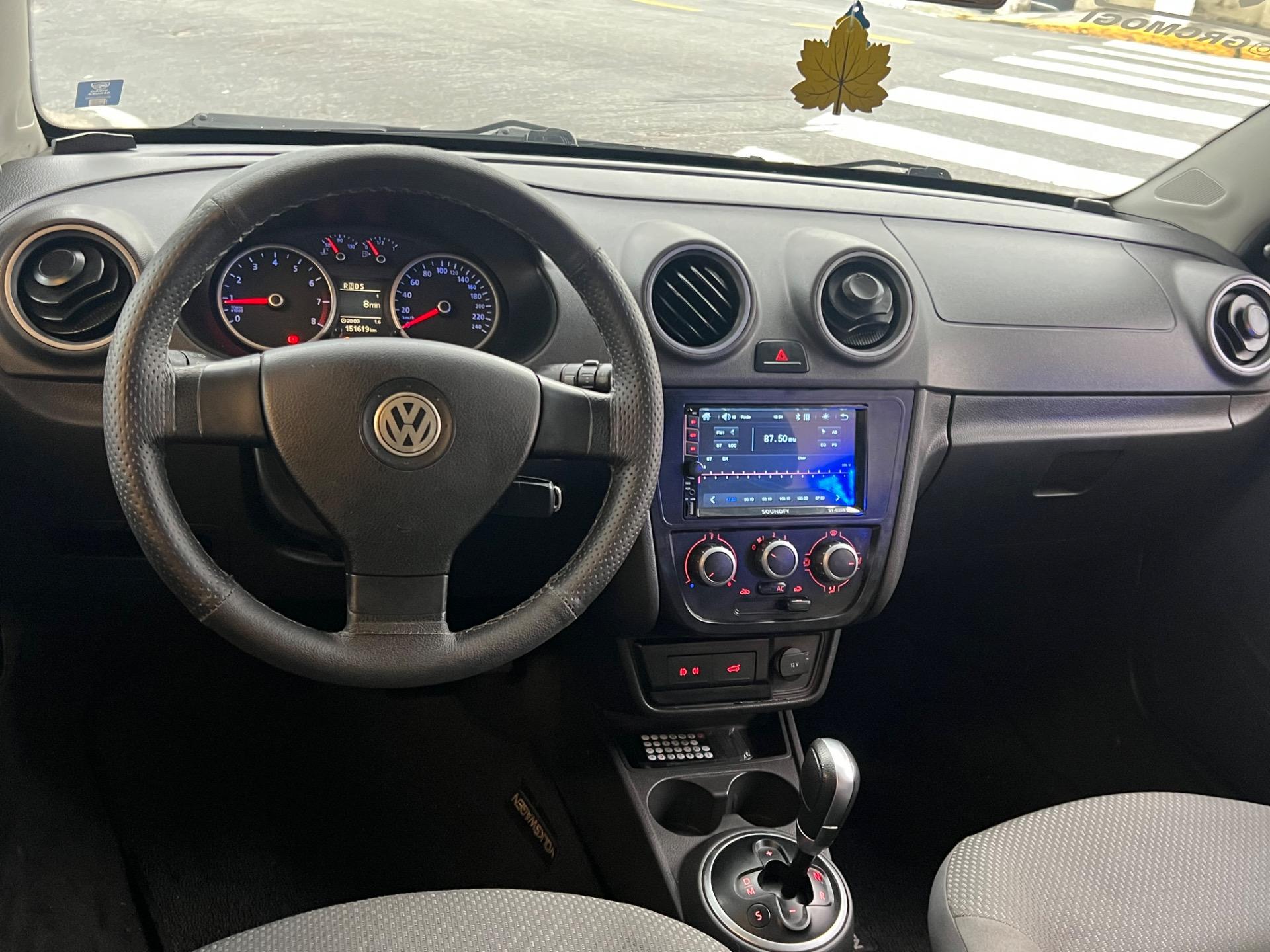 VOLKSWAGEN Voyage - Foto