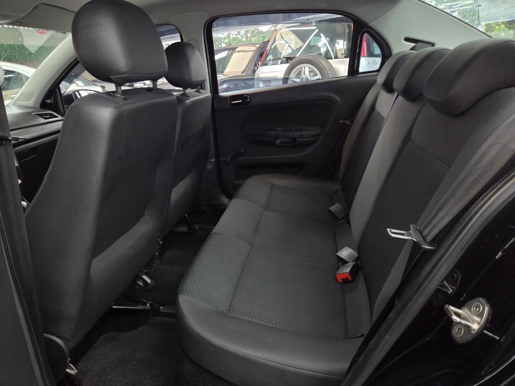 VOLKSWAGEN Voyage - Foto