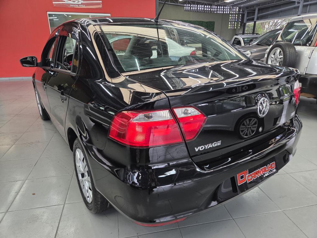 VOLKSWAGEN Voyage - Foto