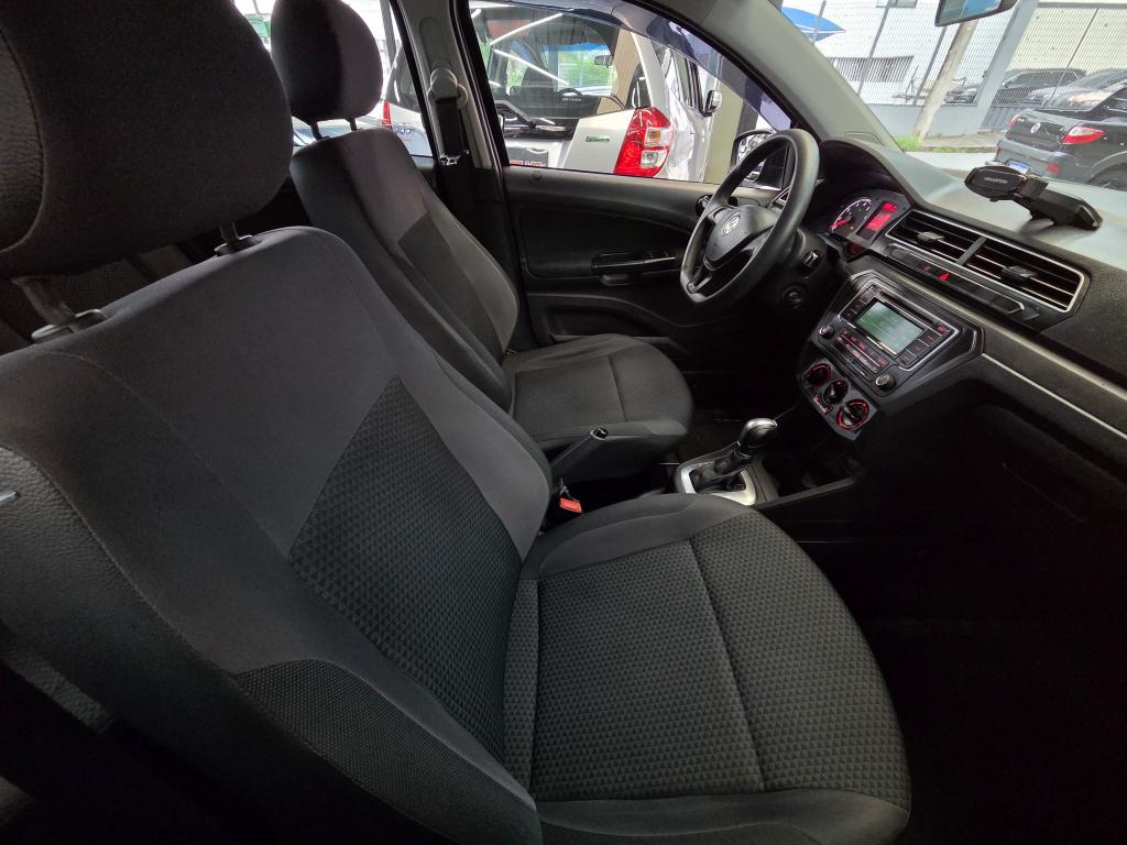 VOLKSWAGEN Voyage - Foto