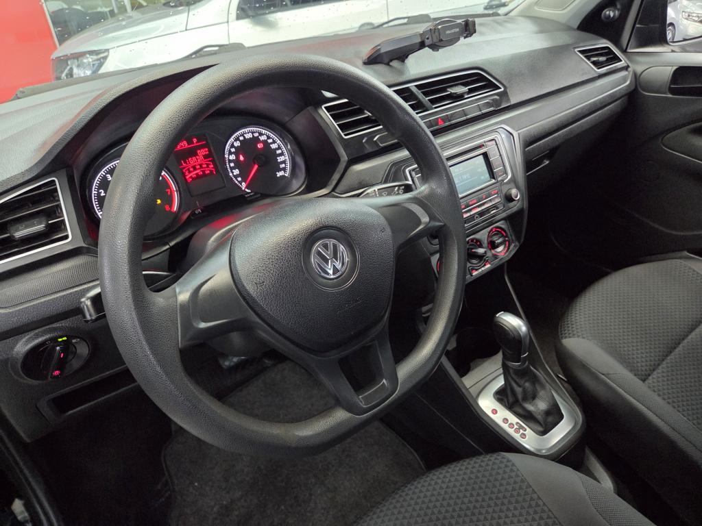 VOLKSWAGEN Voyage - Foto