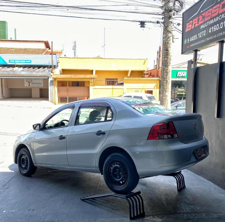 VOLKSWAGEN Voyage - Foto