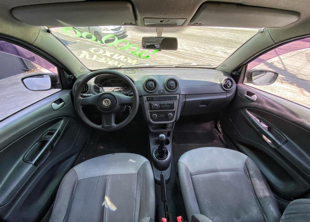 VOLKSWAGEN Voyage - Foto