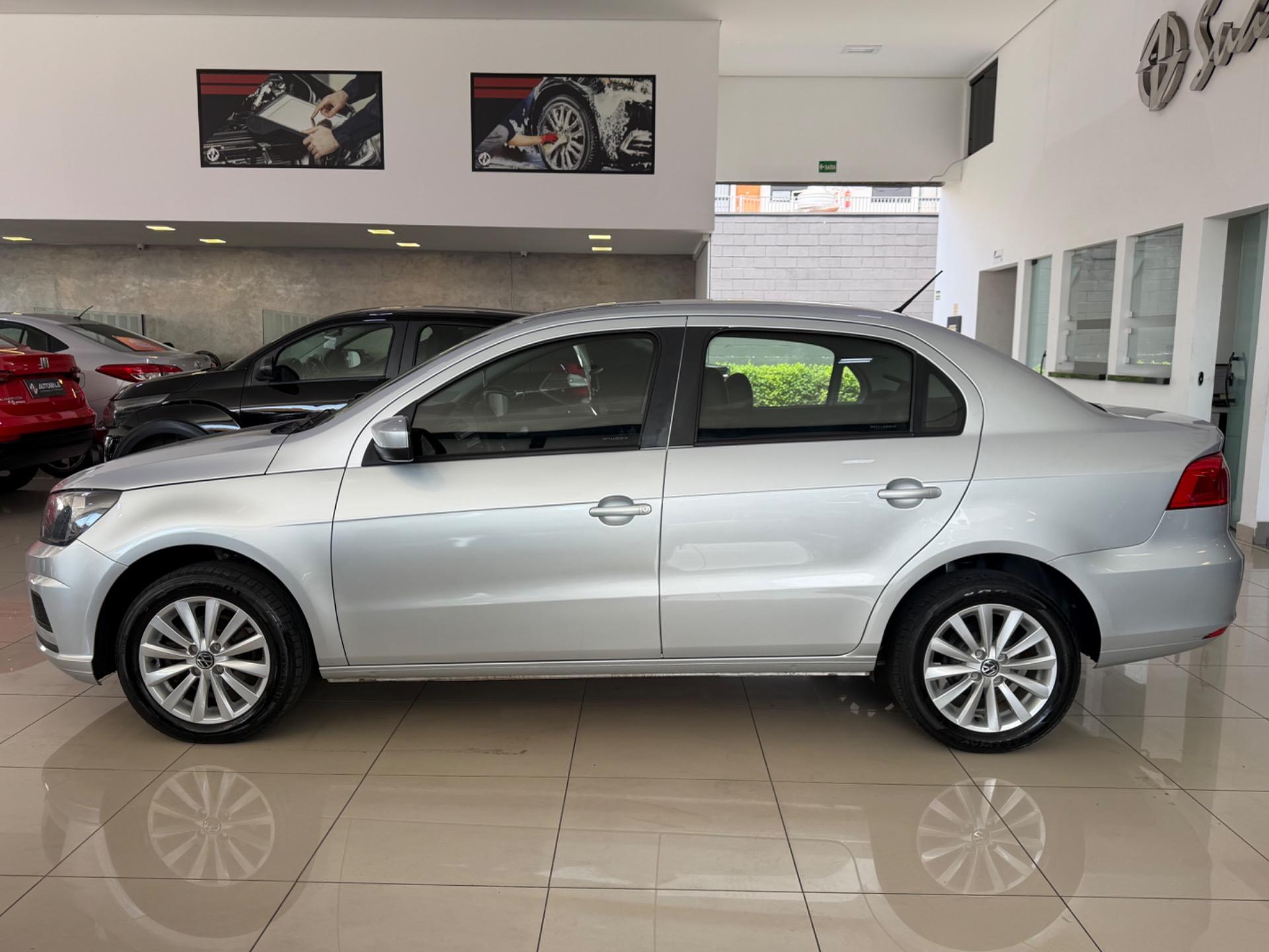 VOLKSWAGEN Voyage - Foto