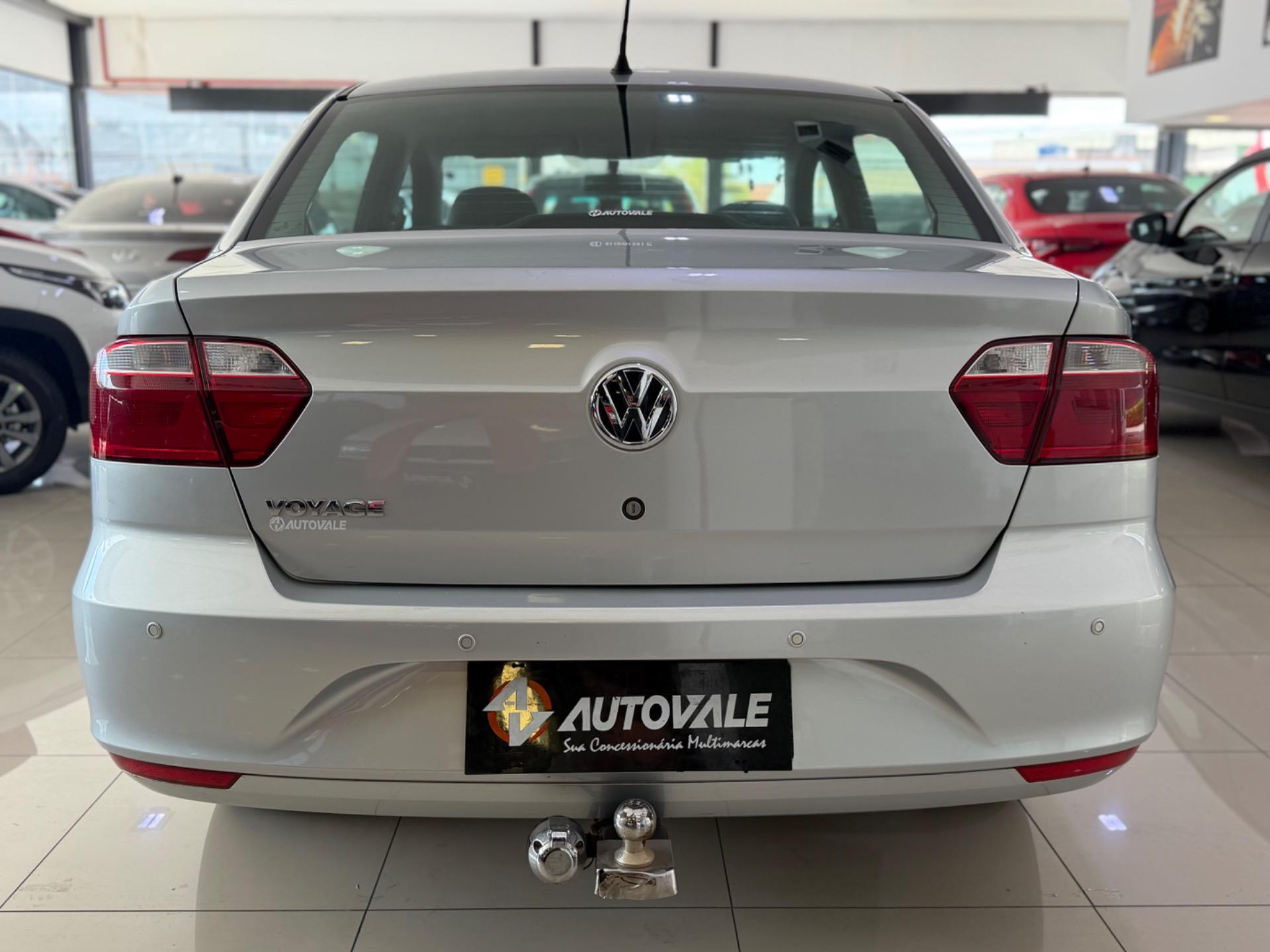 VOLKSWAGEN Voyage - Foto