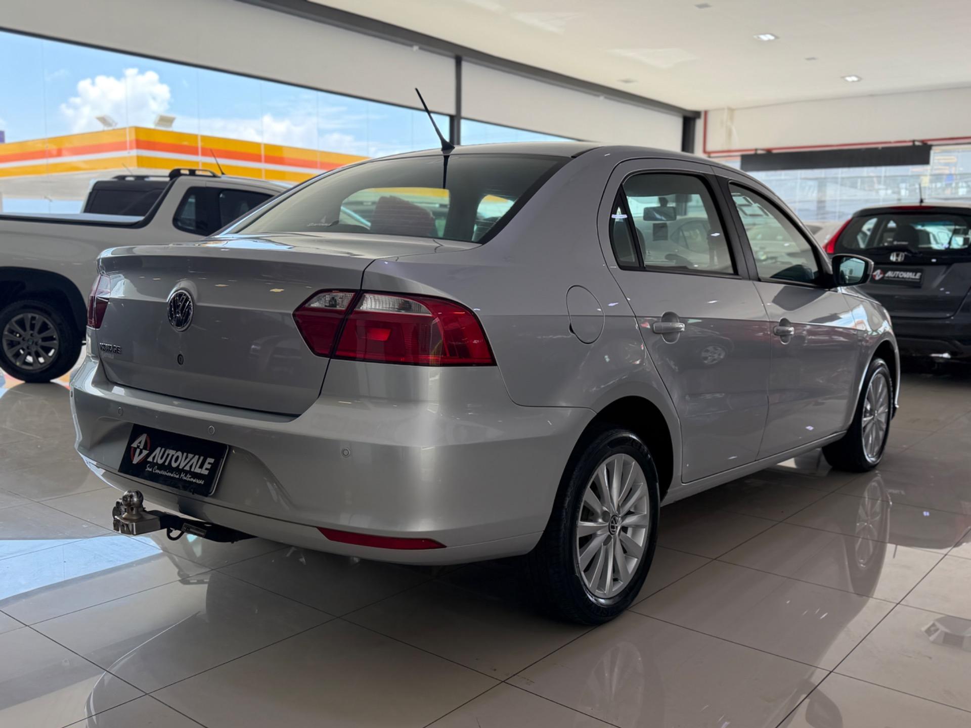 VOLKSWAGEN Voyage - Foto