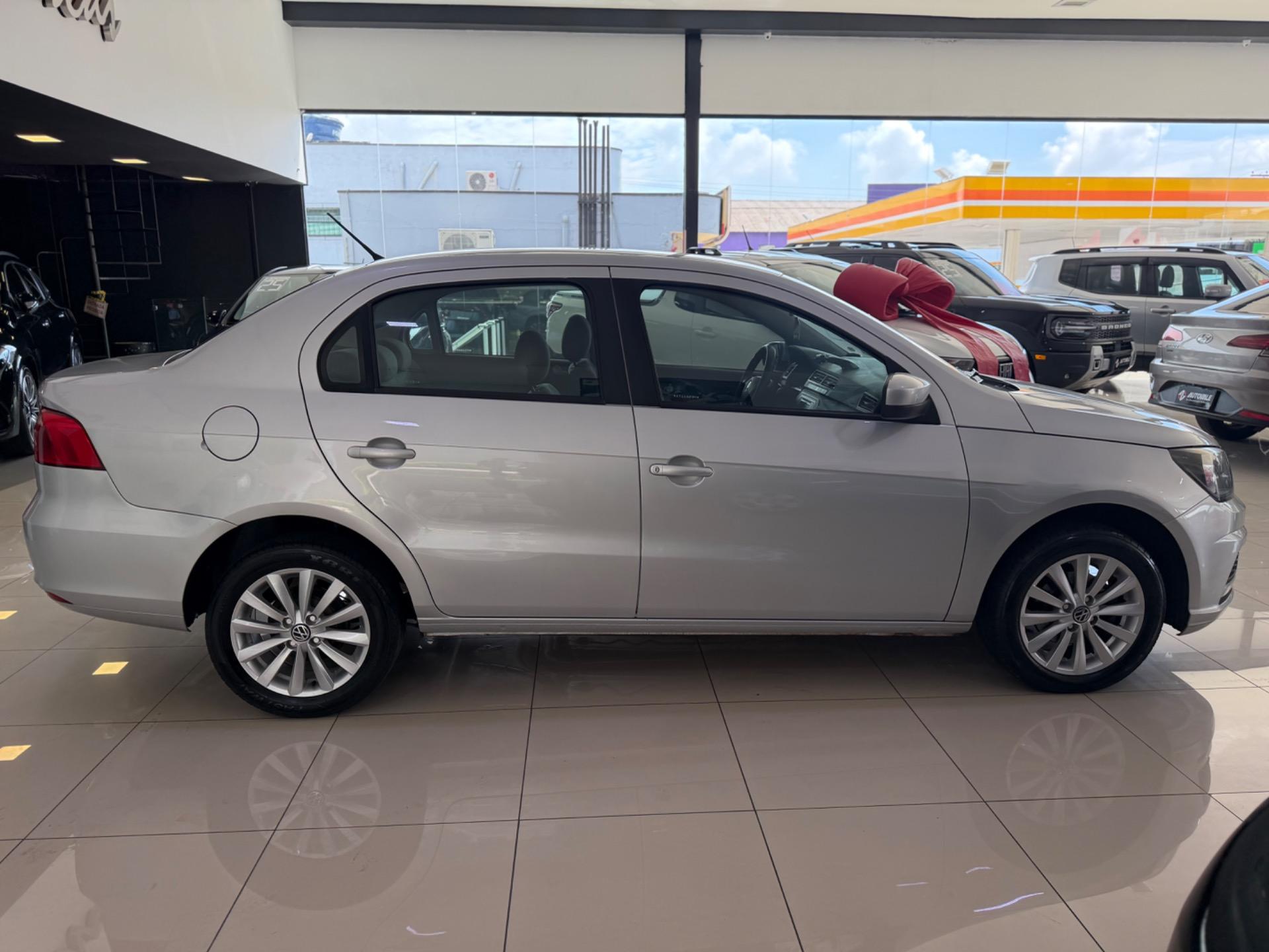 VOLKSWAGEN Voyage - Foto