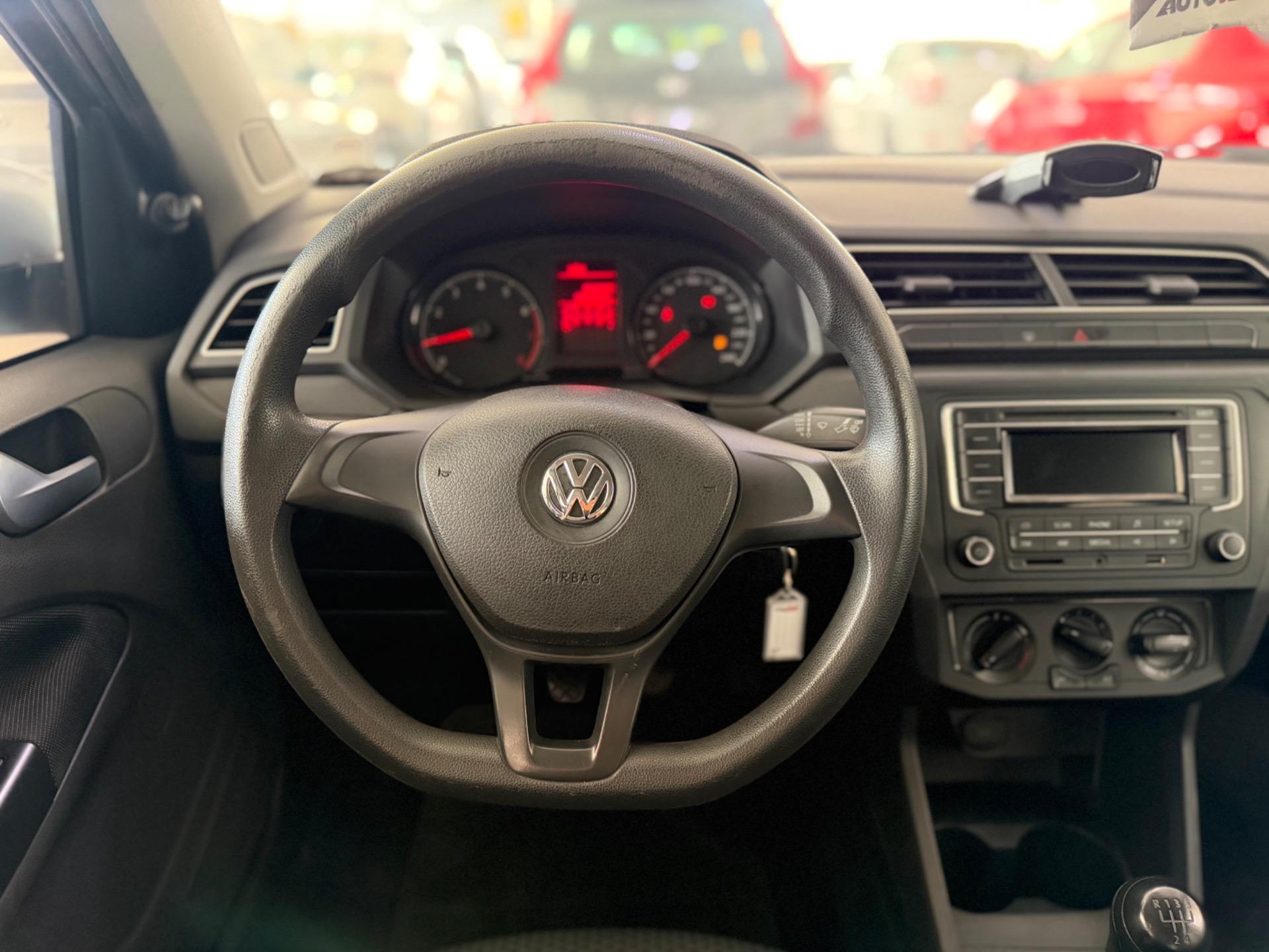 VOLKSWAGEN Voyage - Foto