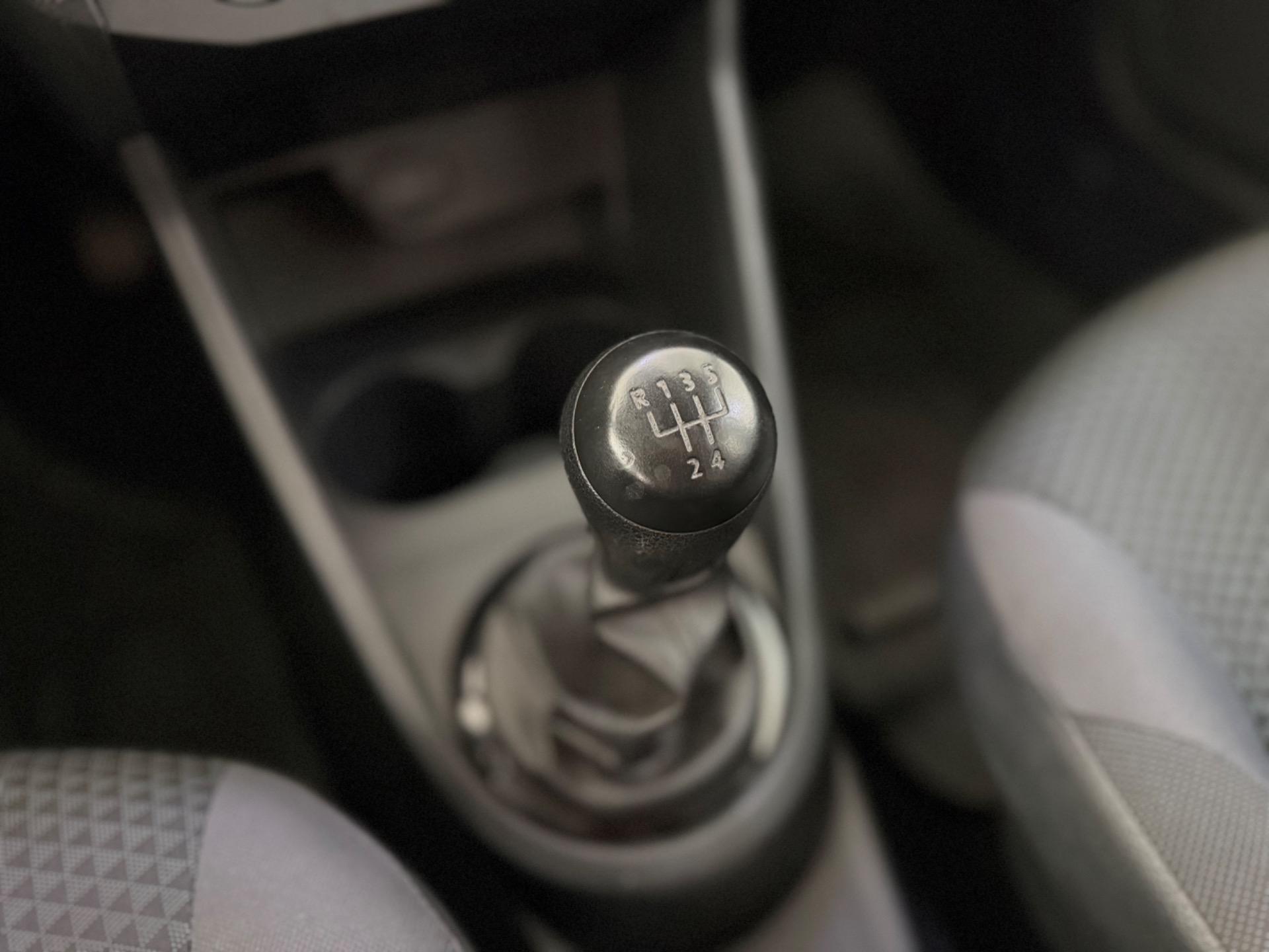 VOLKSWAGEN Voyage - Foto