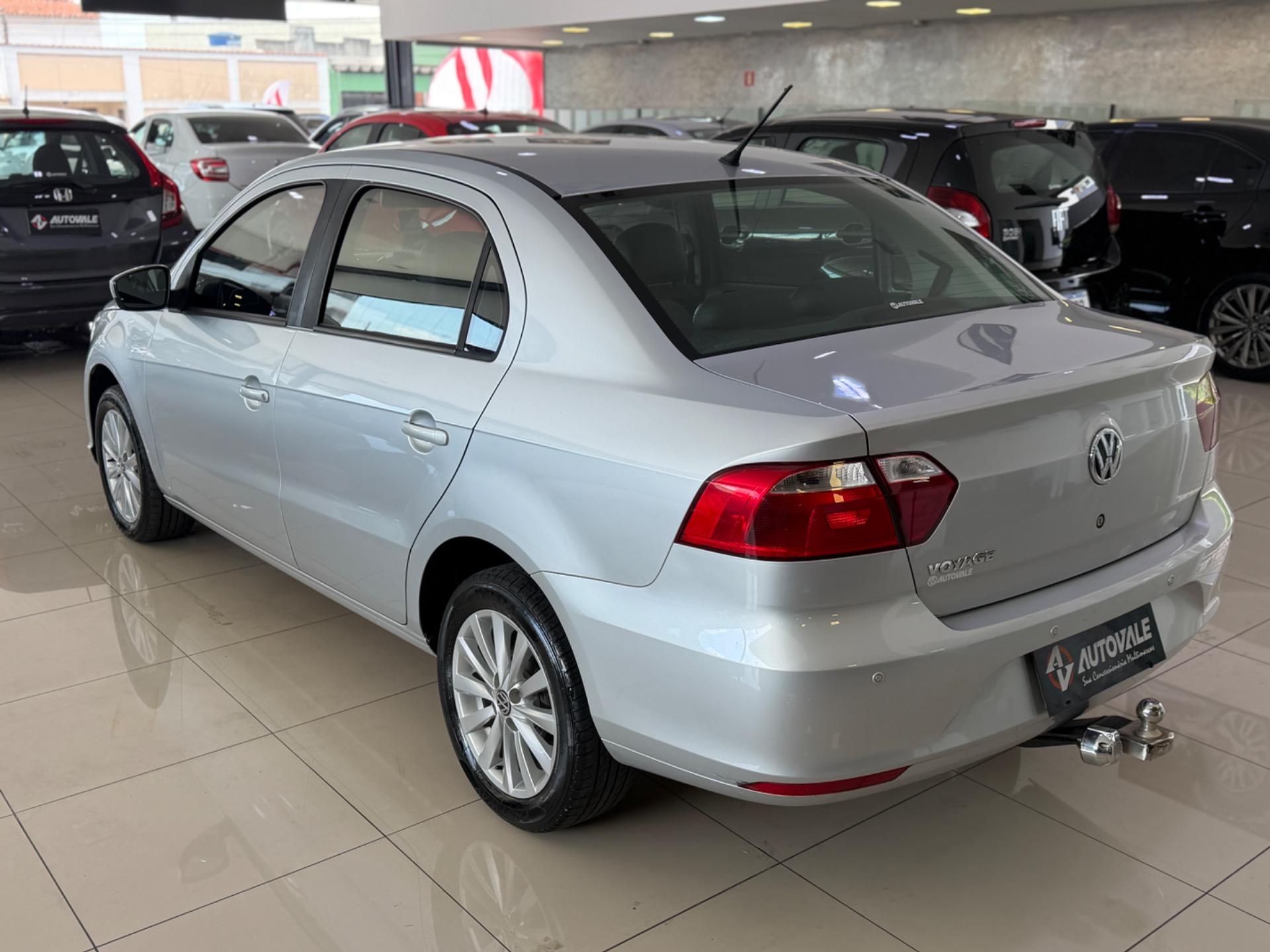 VOLKSWAGEN Voyage - Foto