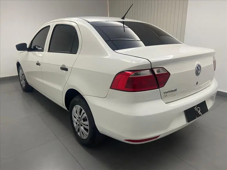 VOLKSWAGEN Voyage - Foto
