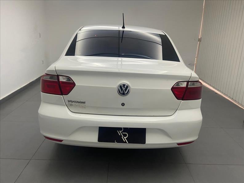 VOLKSWAGEN Voyage - Foto