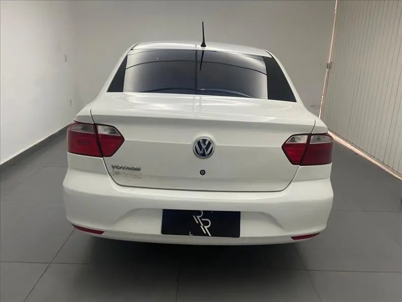 VOLKSWAGEN Voyage - Foto