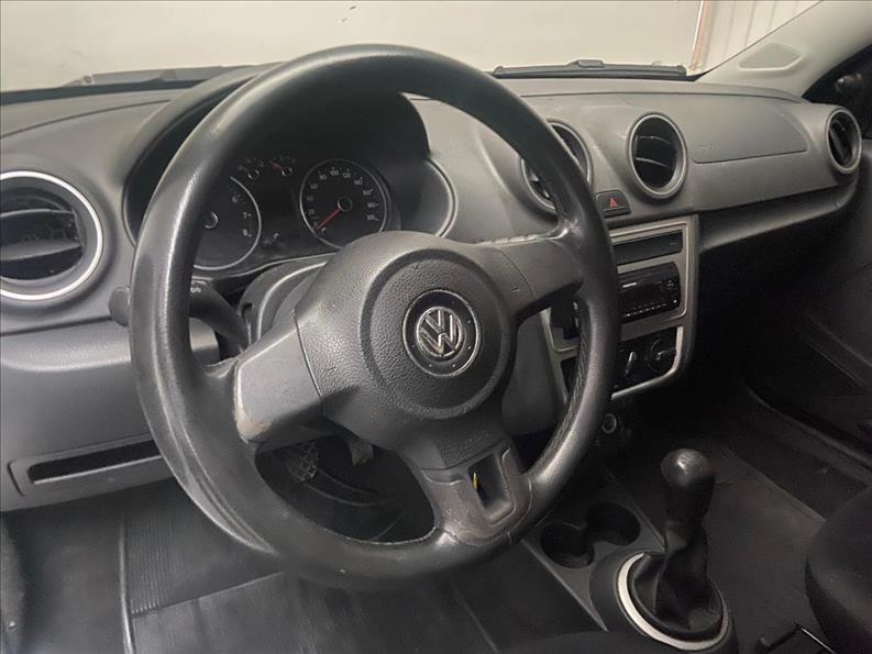 VOLKSWAGEN Voyage - Foto