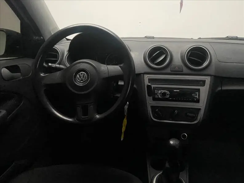 VOLKSWAGEN Voyage - Foto