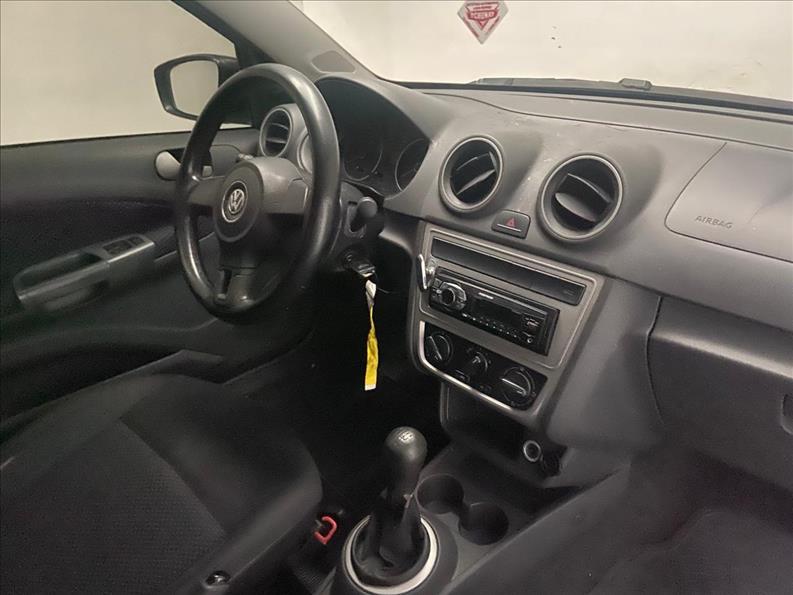 VOLKSWAGEN Voyage - Foto