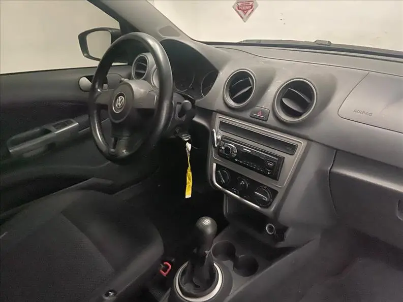 VOLKSWAGEN Voyage - Foto