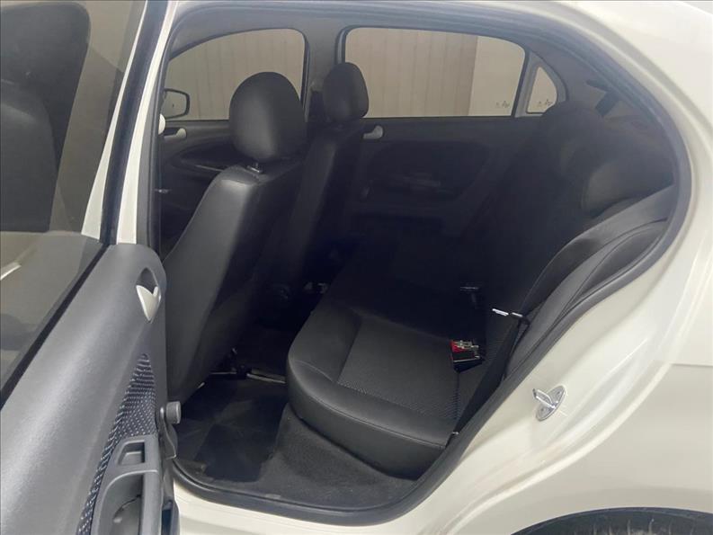 VOLKSWAGEN Voyage - Foto