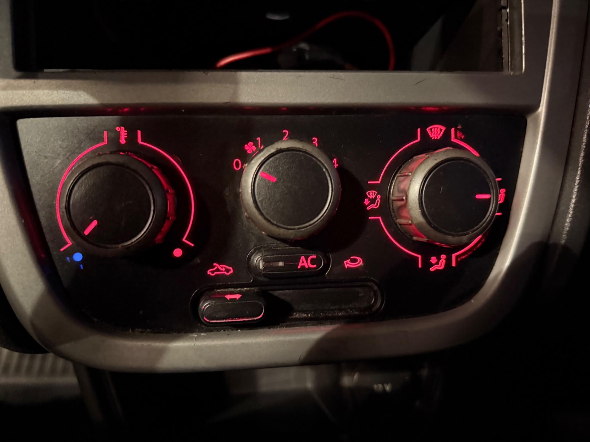 VOLKSWAGEN Voyage - Foto