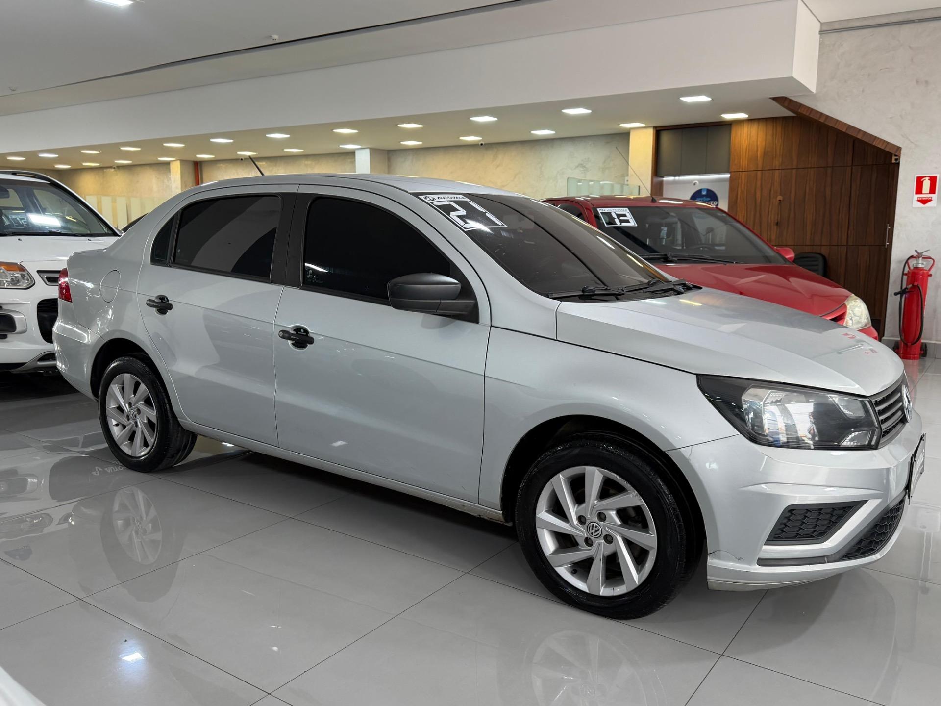 VOLKSWAGEN Voyage - Foto