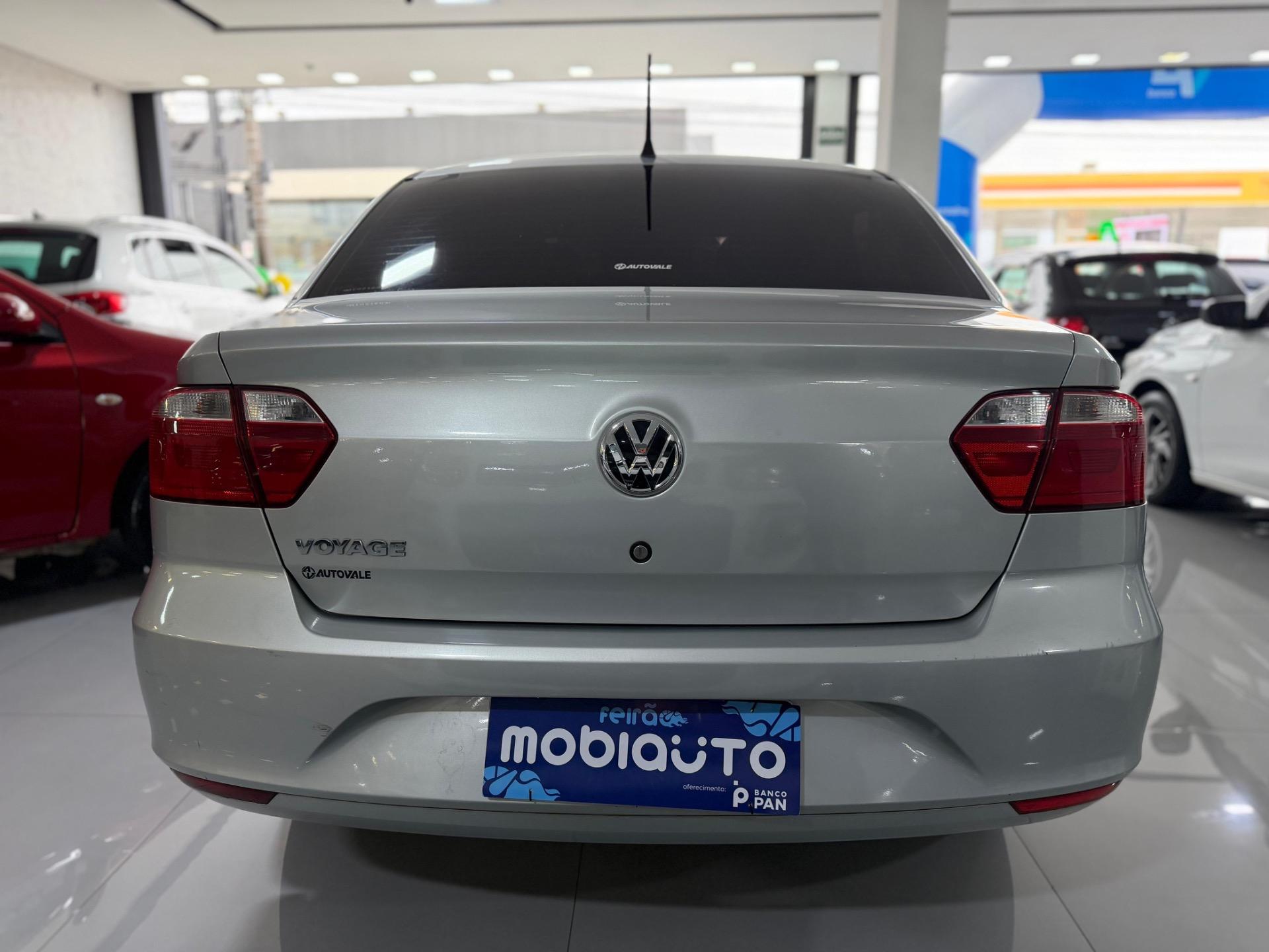 VOLKSWAGEN Voyage - Foto