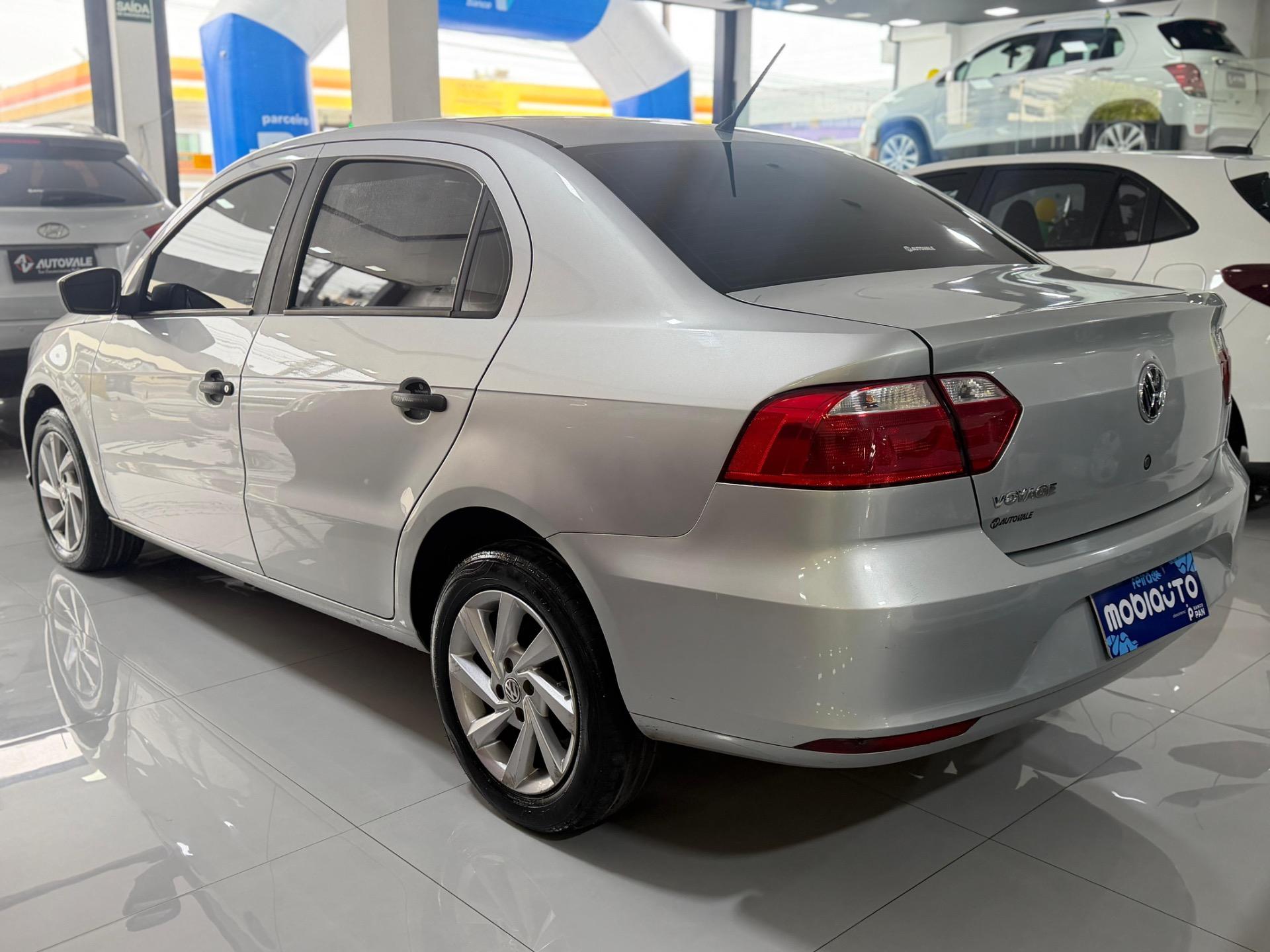 VOLKSWAGEN Voyage - Foto