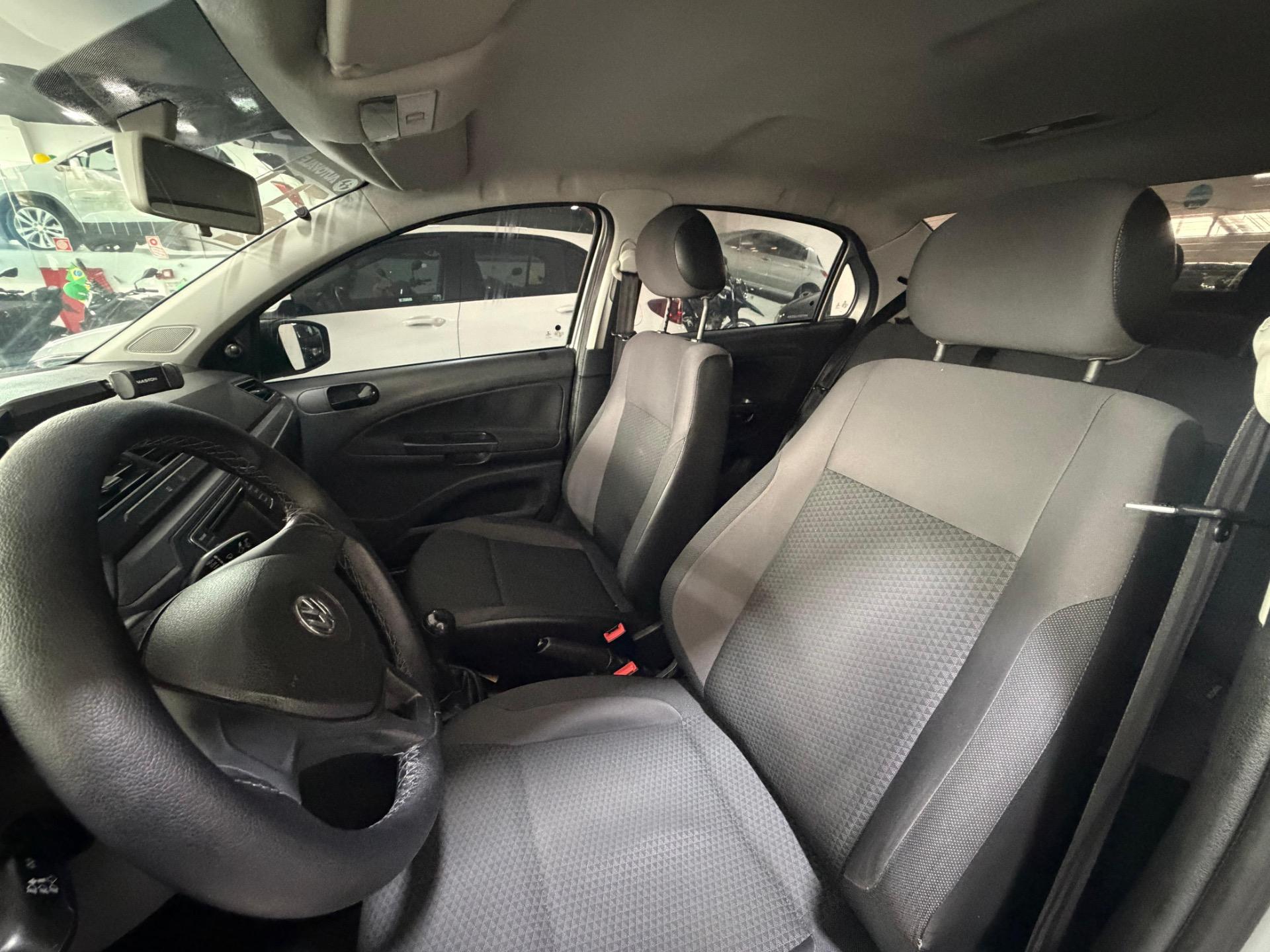 VOLKSWAGEN Voyage - Foto
