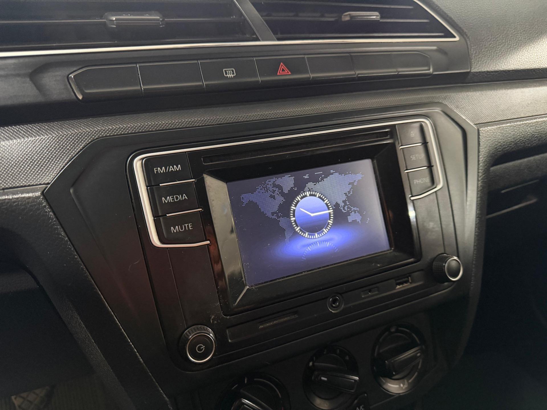 VOLKSWAGEN Voyage - Foto