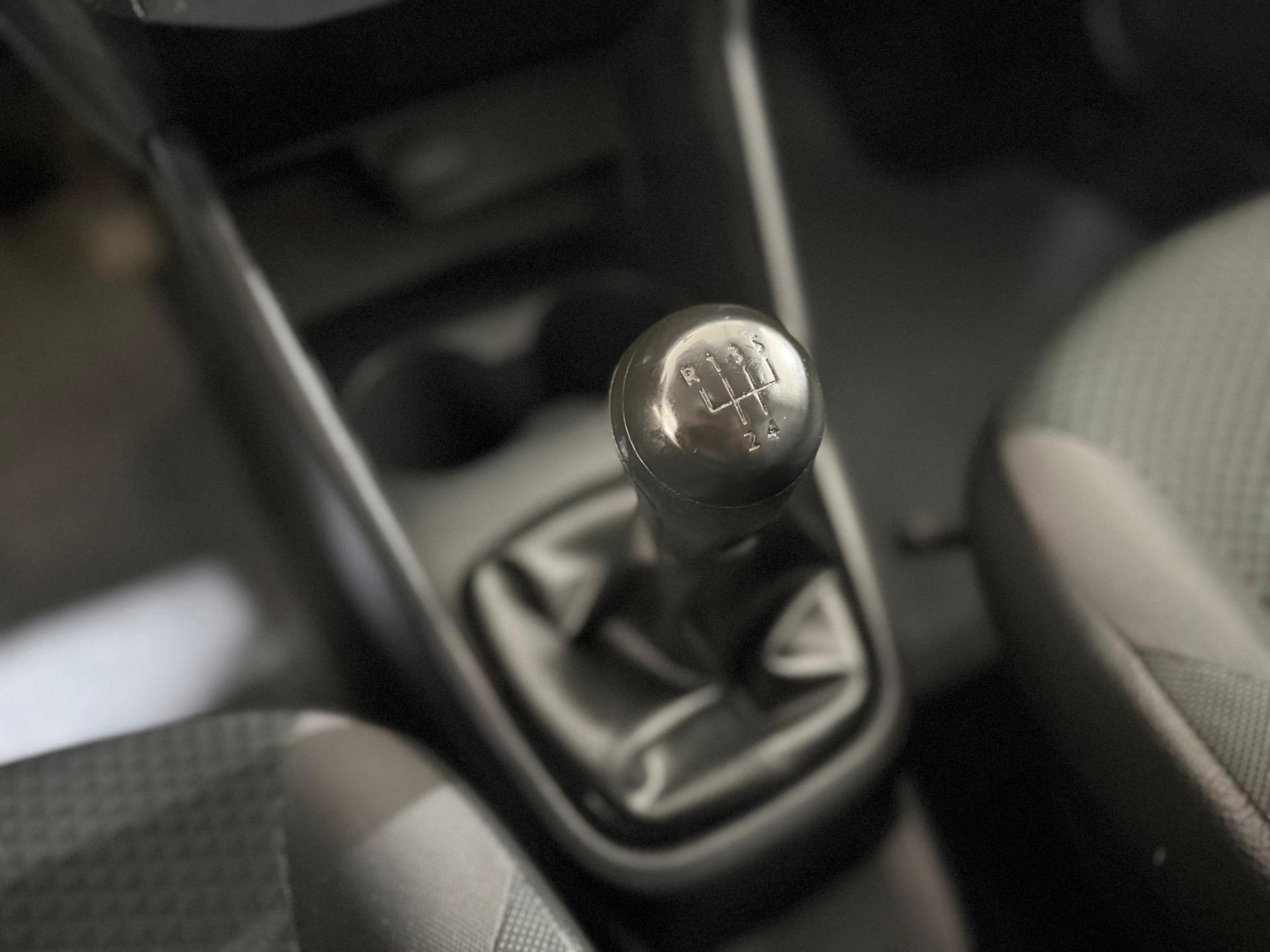 VOLKSWAGEN Voyage - Foto