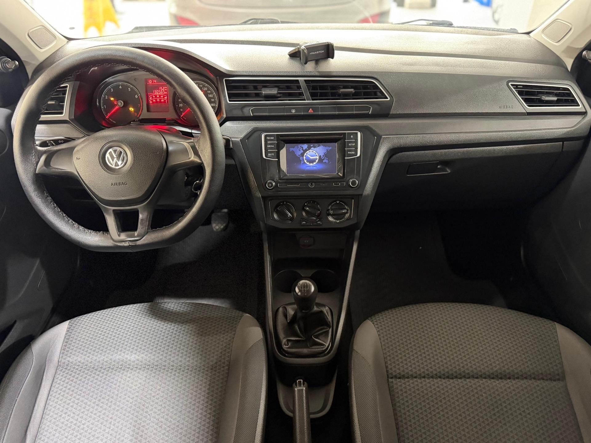 VOLKSWAGEN Voyage - Foto