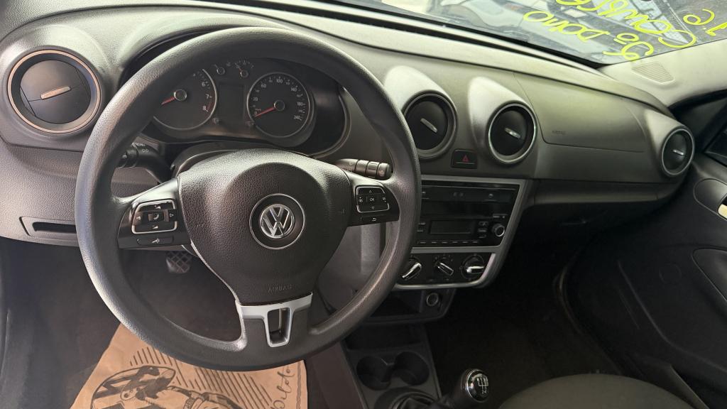 VOLKSWAGEN Voyage - Foto