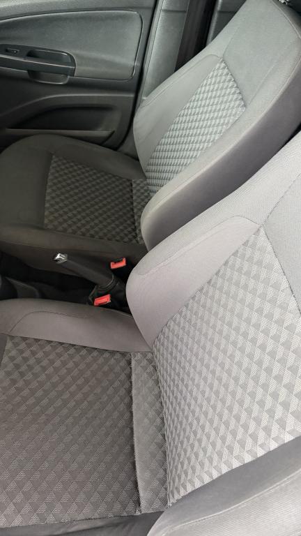 VOLKSWAGEN Voyage - Foto